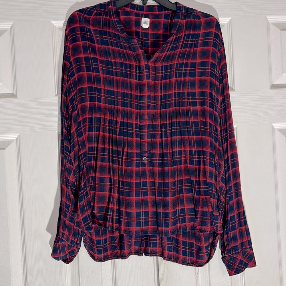 Women’s Gap Flowy Plaid Top